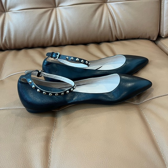 Beautiful Black Italian Leather Miu Miu Ballet Flats - Picture 2 of 9